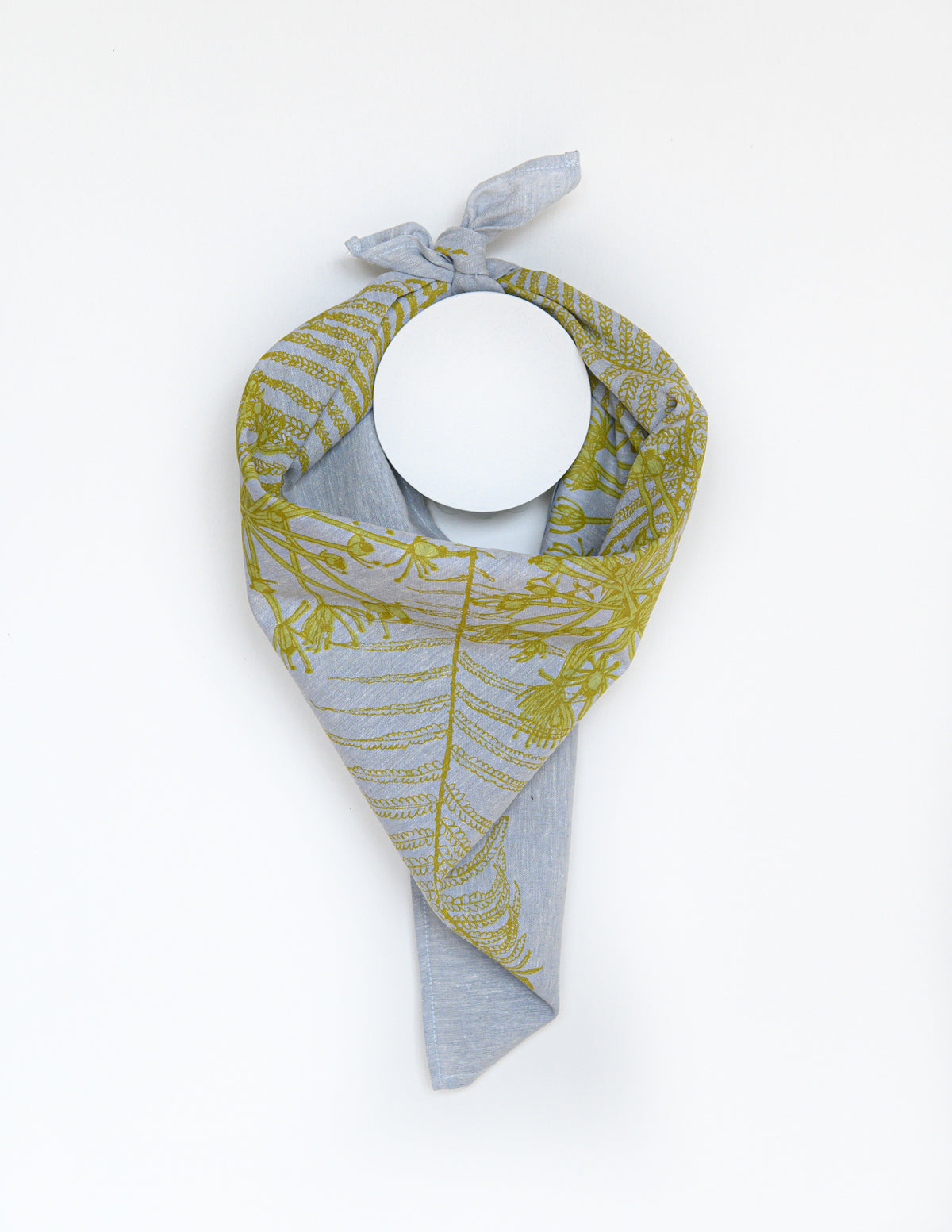 Bandana bleu et vert, plantes indigènes